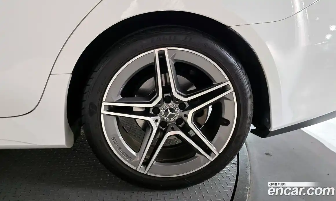 Mercedes-Benz CLS-Class 2019 1.9 гидро, фото 5