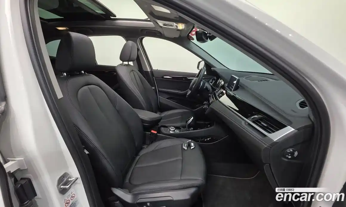 BMW X1 2021 2.0 автомат (гидро), фото 13