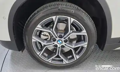 BMW X1 2021 2.0 автомат (гидро), миниатюра 5