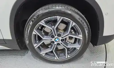 BMW X1 2021 2.0 автомат (гидро), миниатюра 7