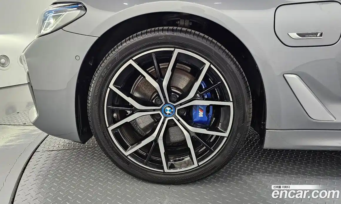 BMW 5-Series 2023 2.0 гидро, фото 5