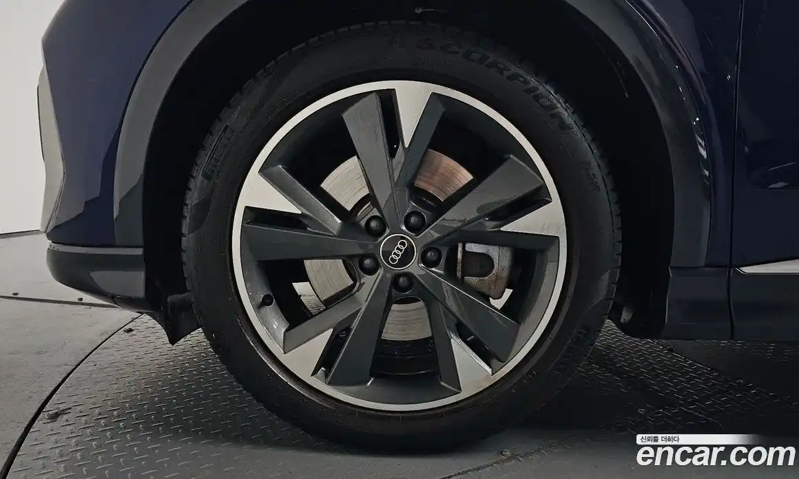 Audi Q4 e-tron 2022 0.2 гидро, фото 4