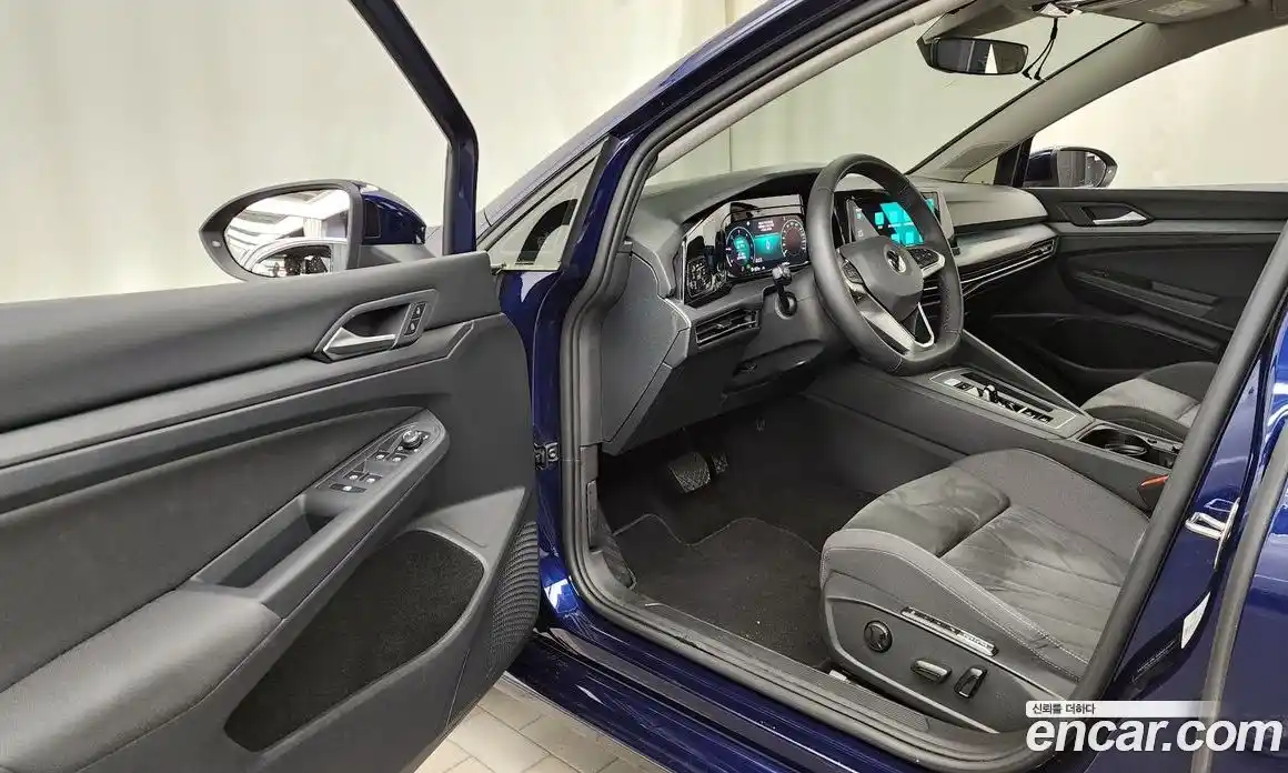 Volkswagen Golf 2022 2.0 автомат (гидро), фото 13