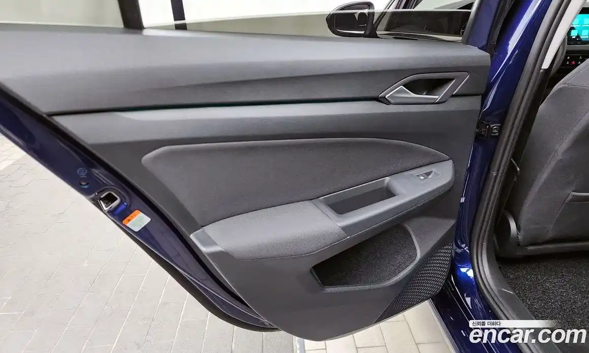 Volkswagen Golf 2022 2.0 автомат (гидро), фото 15