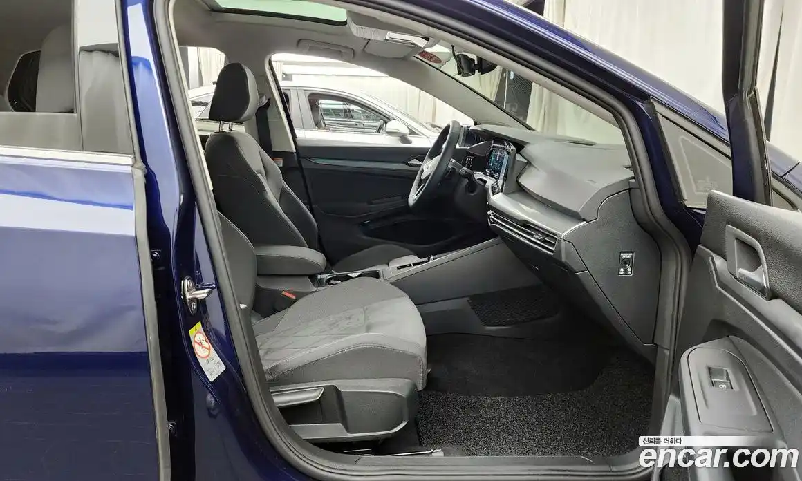 Volkswagen Golf 2022 2.0 автомат (гидро), фото 17