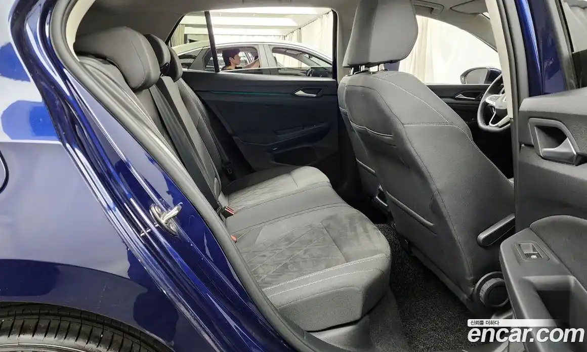 Volkswagen Golf 2022 2.0 автомат (гидро), фото 18