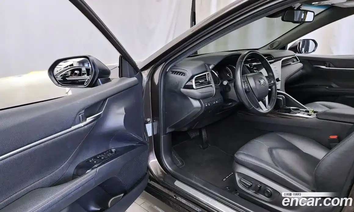 Toyota Camry 2018 2.5 гидро, фото 10
