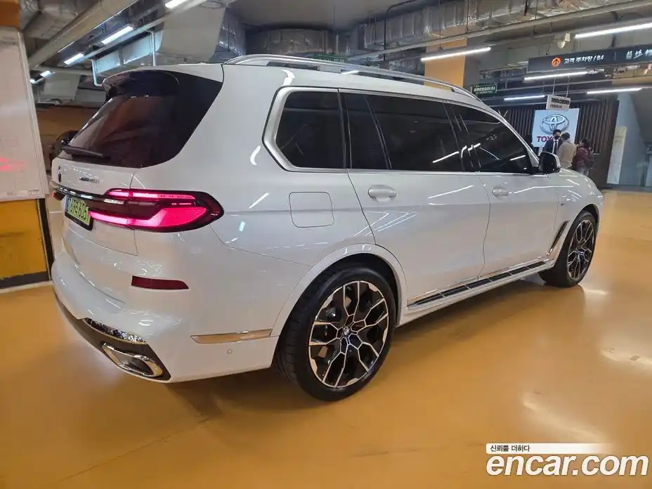 BMW X7 2025 3.0 гидро, фото 5