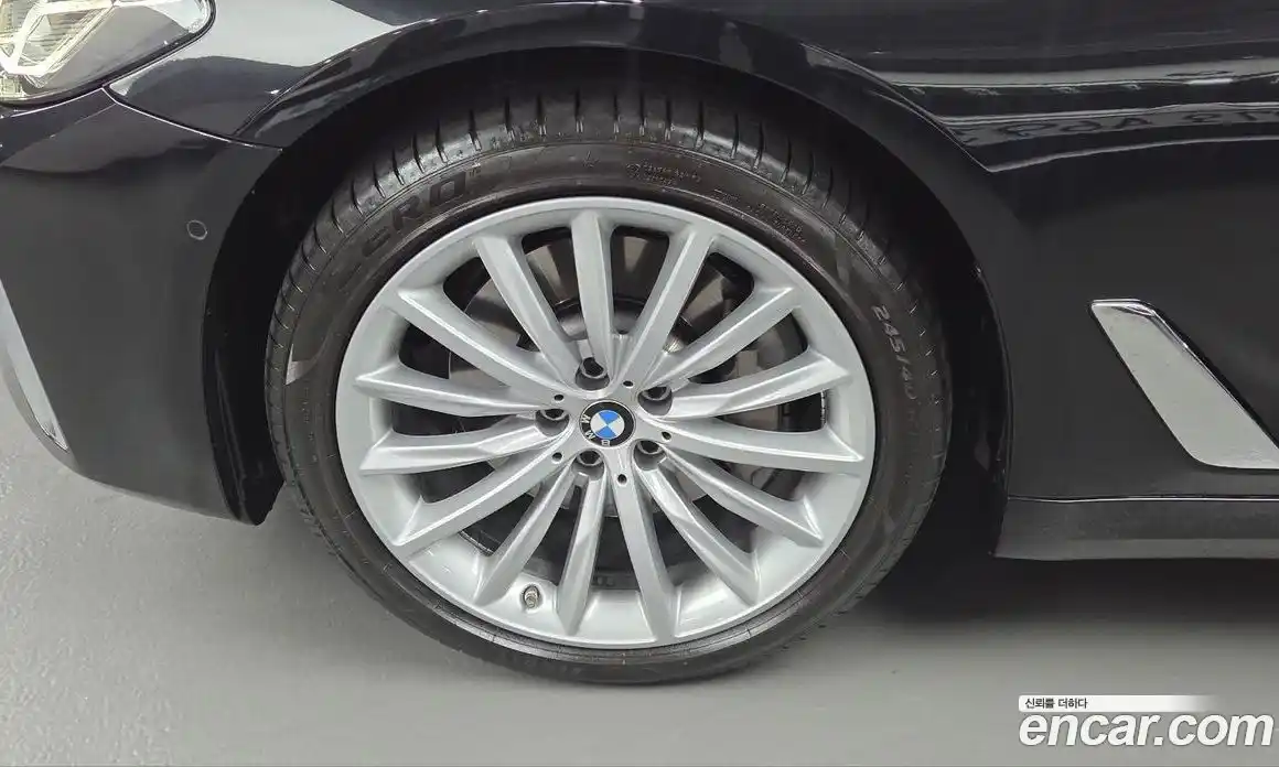 BMW 5-Series 2023 2.0 гидро, фото 5