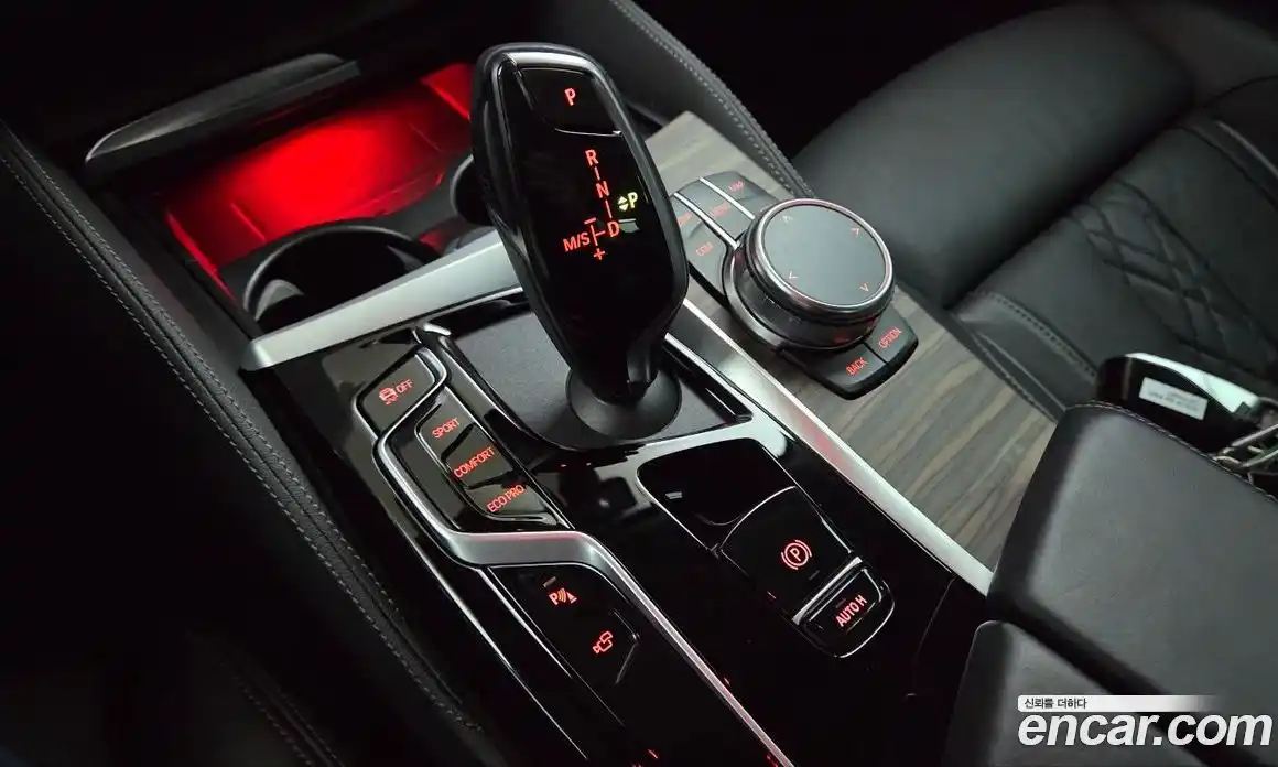 BMW 5-Series 2023 2.0 гидро, фото 9
