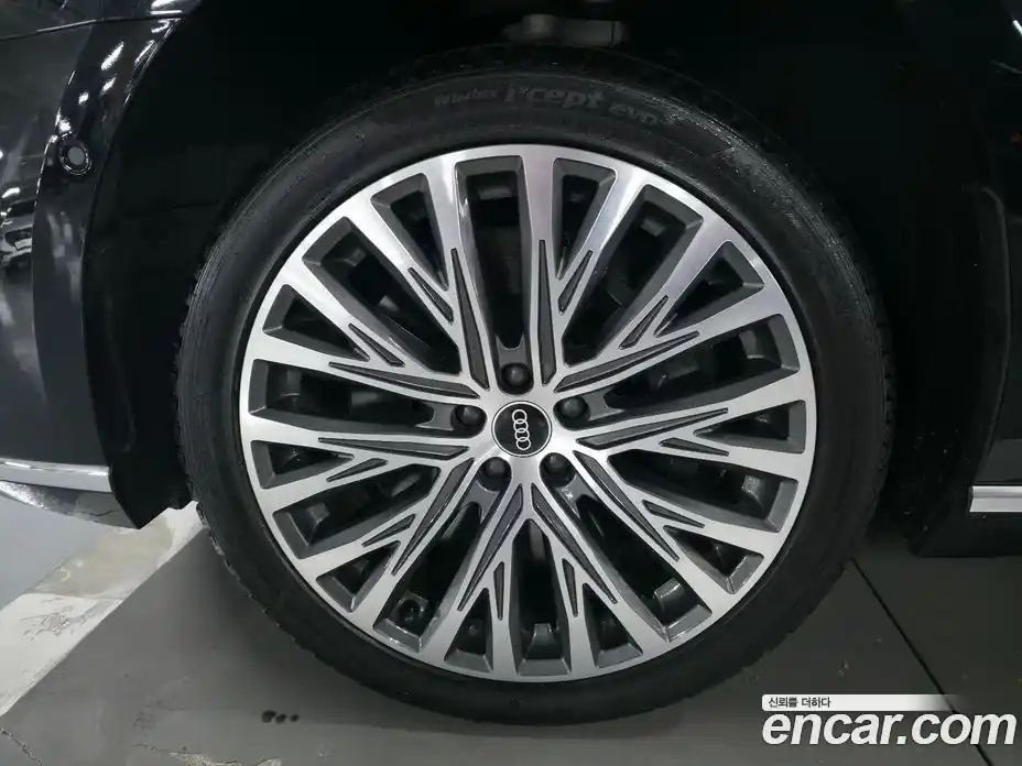 Audi A8 2021 4.0 автомат (гидро), фото 5