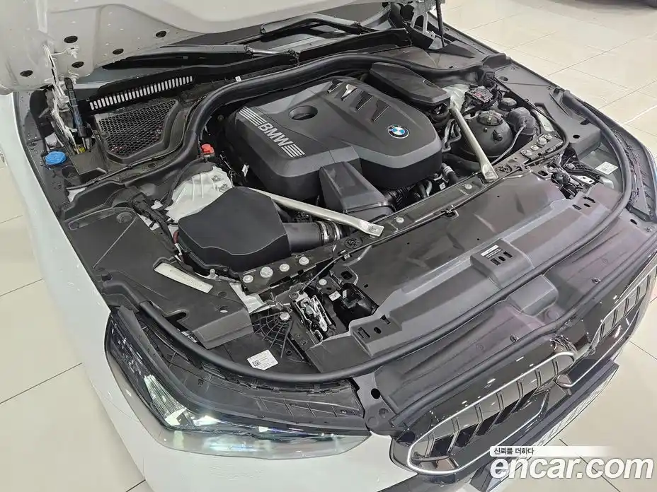 BMW 5-Series 2024 2.0 гидро, фото 6