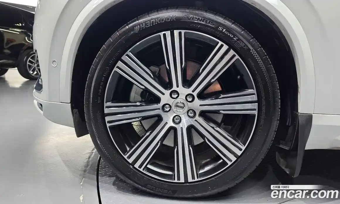 Volvo XC90 2022 2.0 автомат (гидро), фото 5