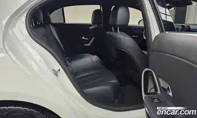 Mercedes-Benz A-Class 2023 2.0 гидро, миниатюра 11