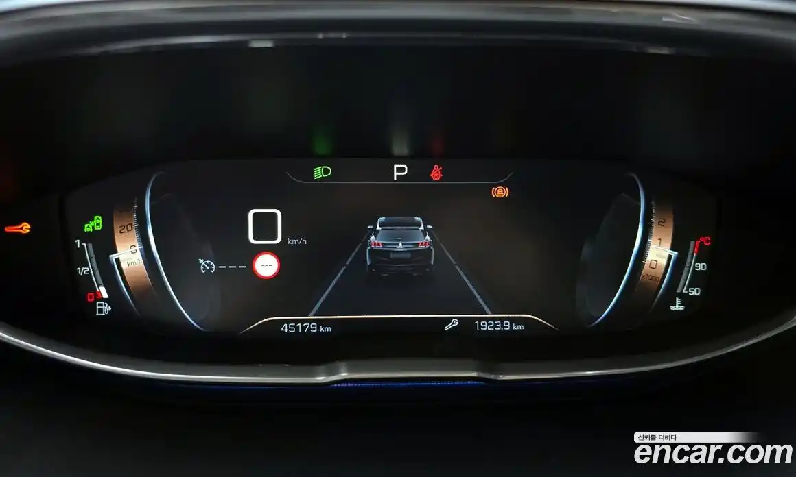 Peugeot 3008 2018 1.6 автомат (гидро), фото 11