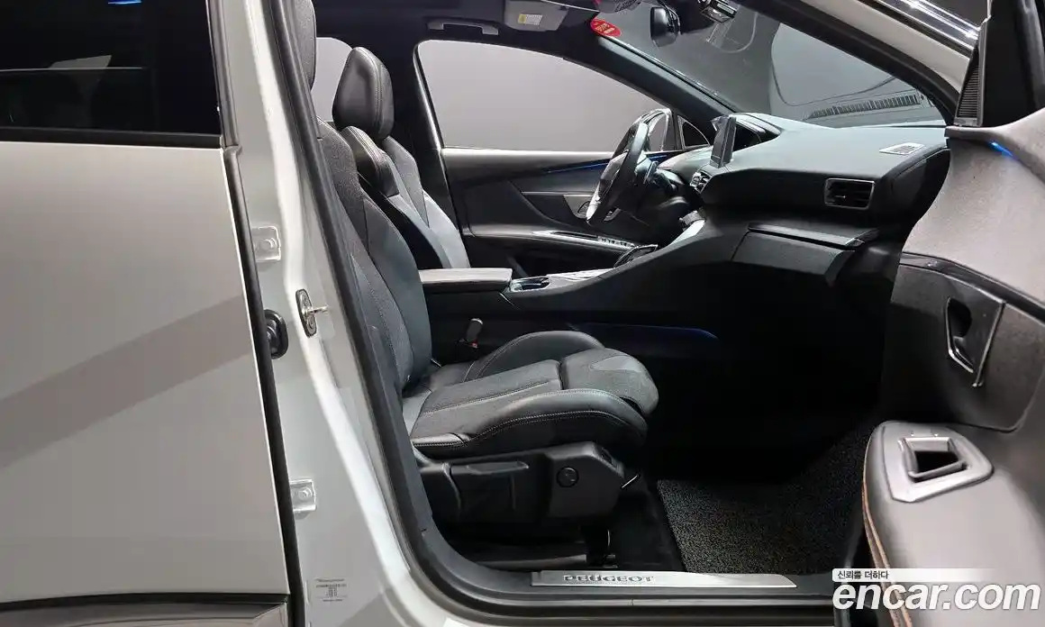 Peugeot 3008 2018 1.6 автомат (гидро), фото 16