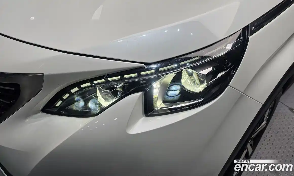 Peugeot 3008 2018 1.6 автомат (гидро), фото 8