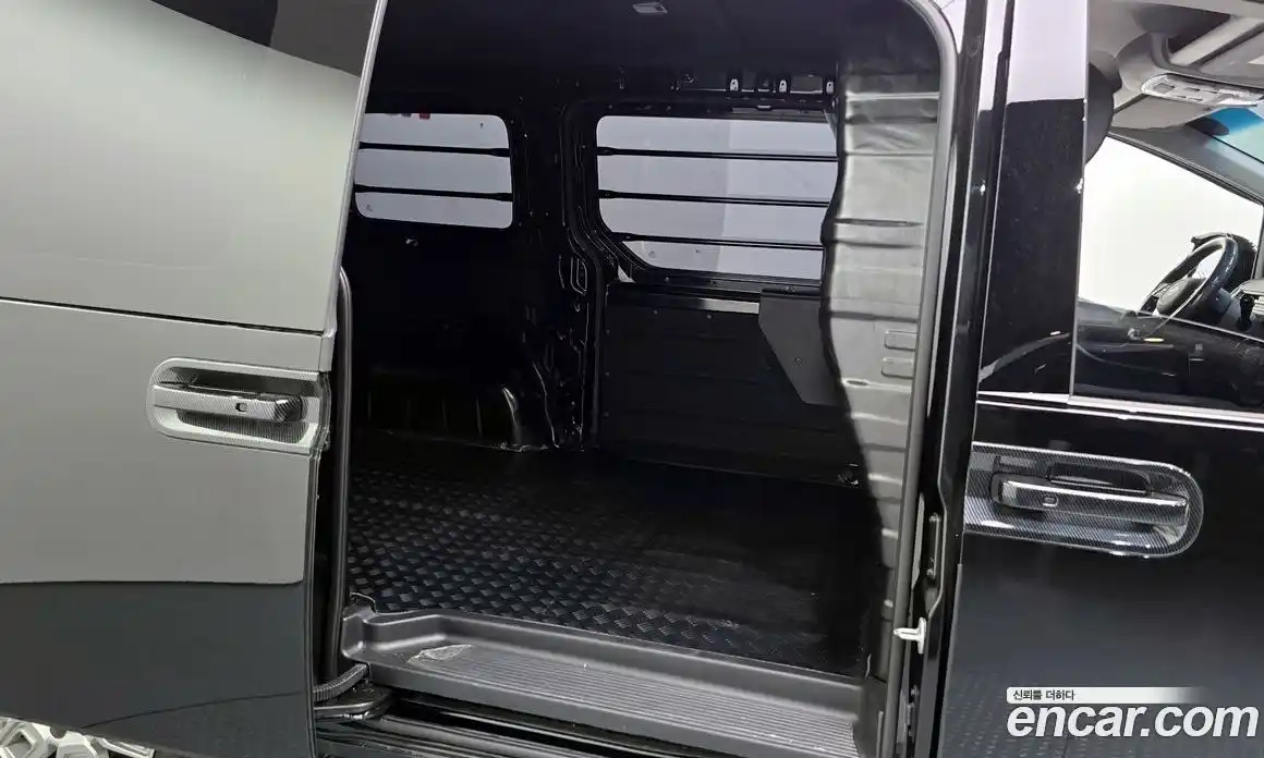 Hyundai Staria 2025 3.5 гидро, фото 11