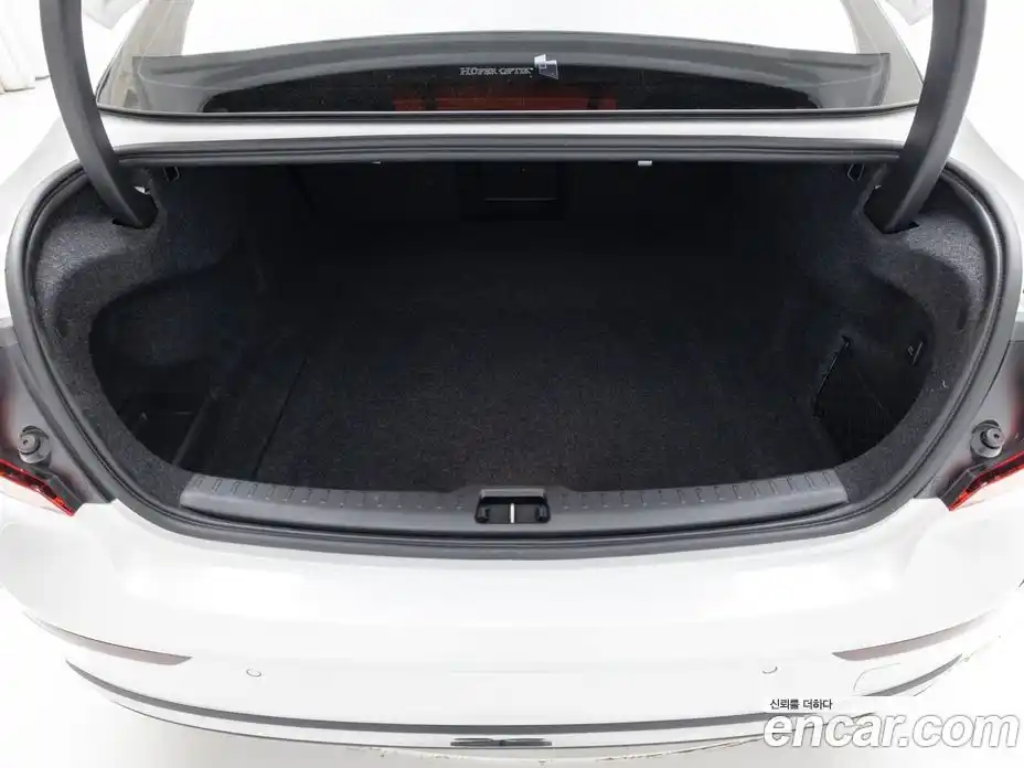 Volvo S60 2024 2.0 автомат (гидро), фото 17