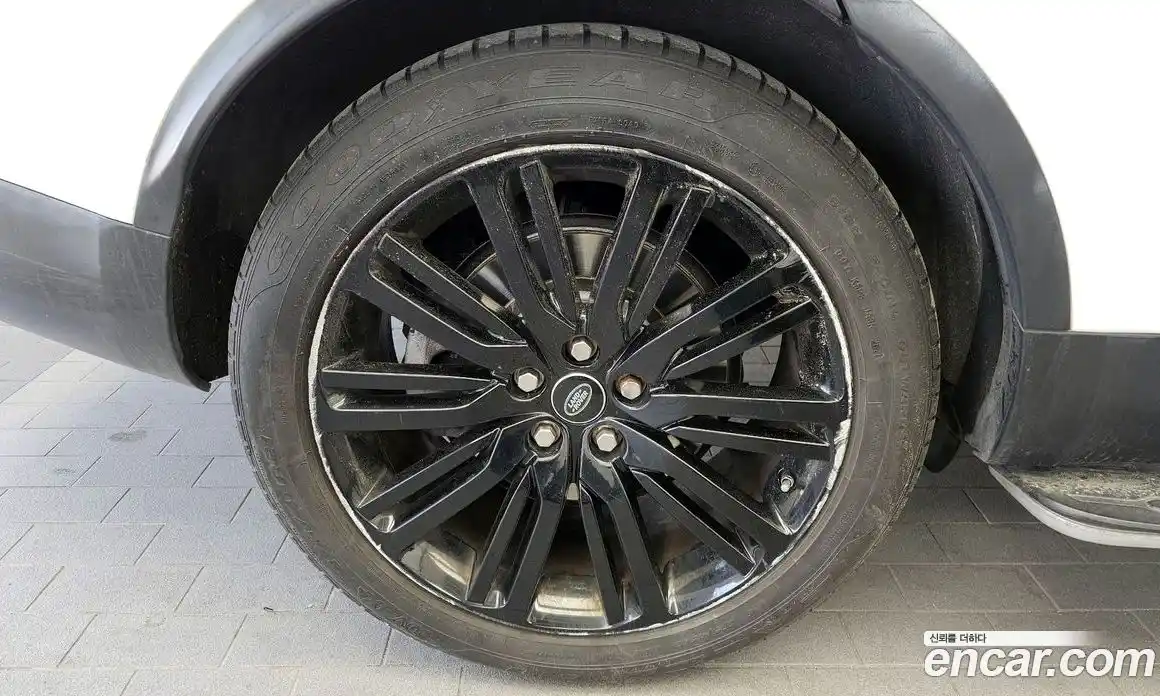 Land Rover Discovery 2017 3.0 автомат (гидро), фото 5