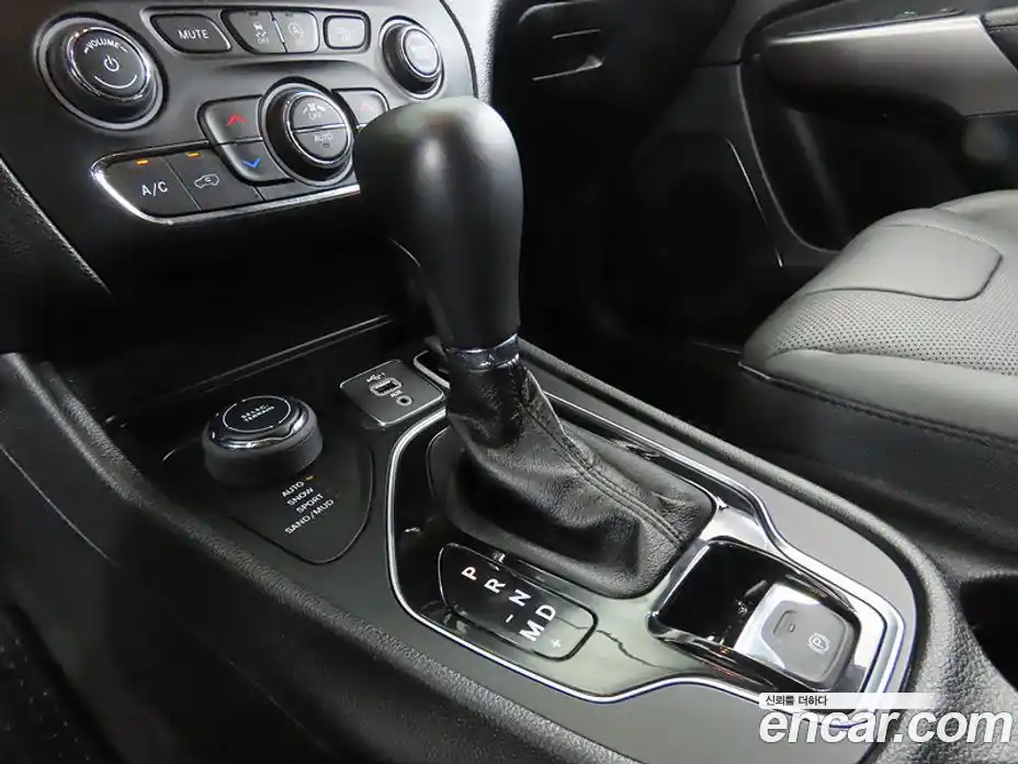Jeep Cherokee 2021 3.2 автомат (гидро), фото 11