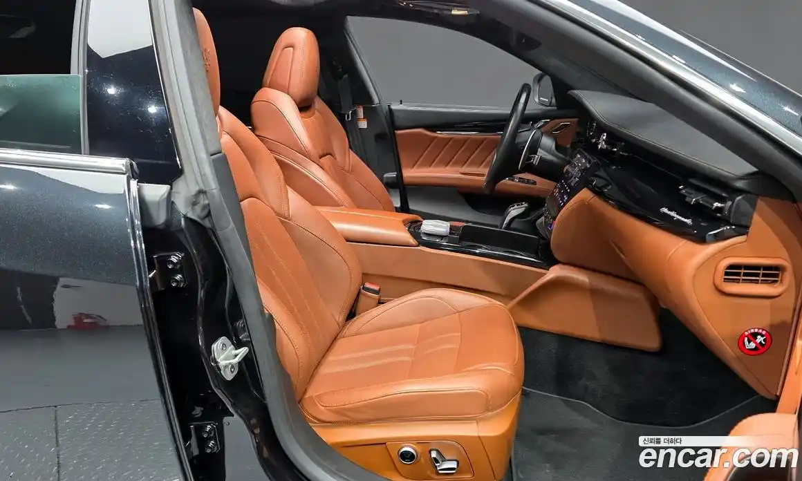 Maserati Quattroporte 2023 3.0 гидро, фото 11