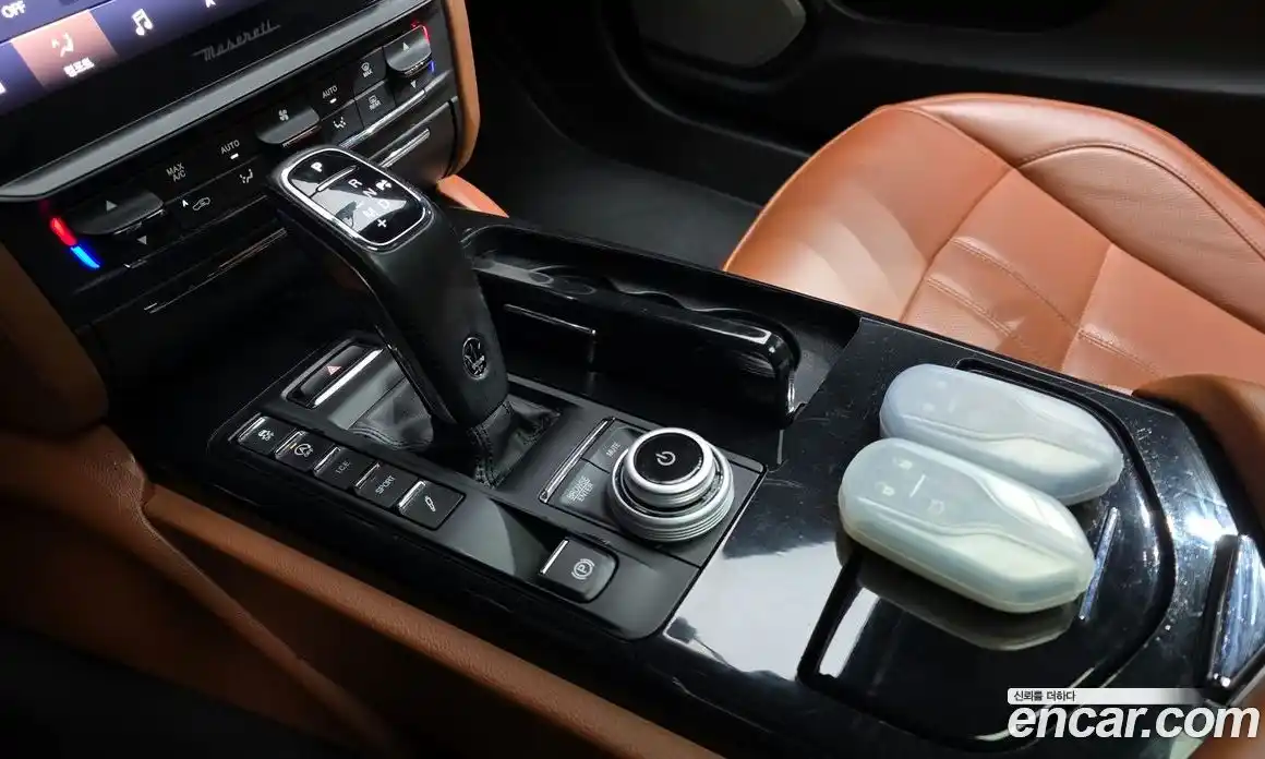 Maserati Quattroporte 2023 3.0 гидро, фото 9