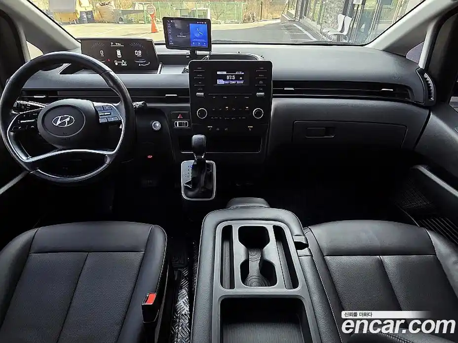Hyundai Staria 2021 2.2 гидро, фото 5