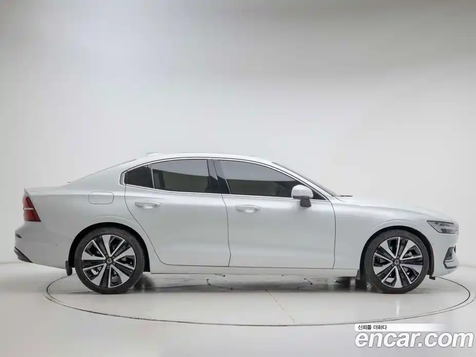 Volvo S60 2023 2.0 автомат (гидро), фото 3