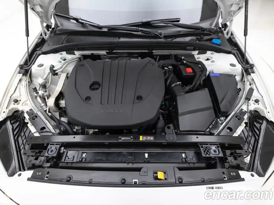 Volvo S60 2023 2.0 автомат (гидро), фото 6