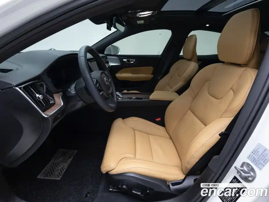 Volvo S60 2023 2.0 автомат (гидро), фото 10