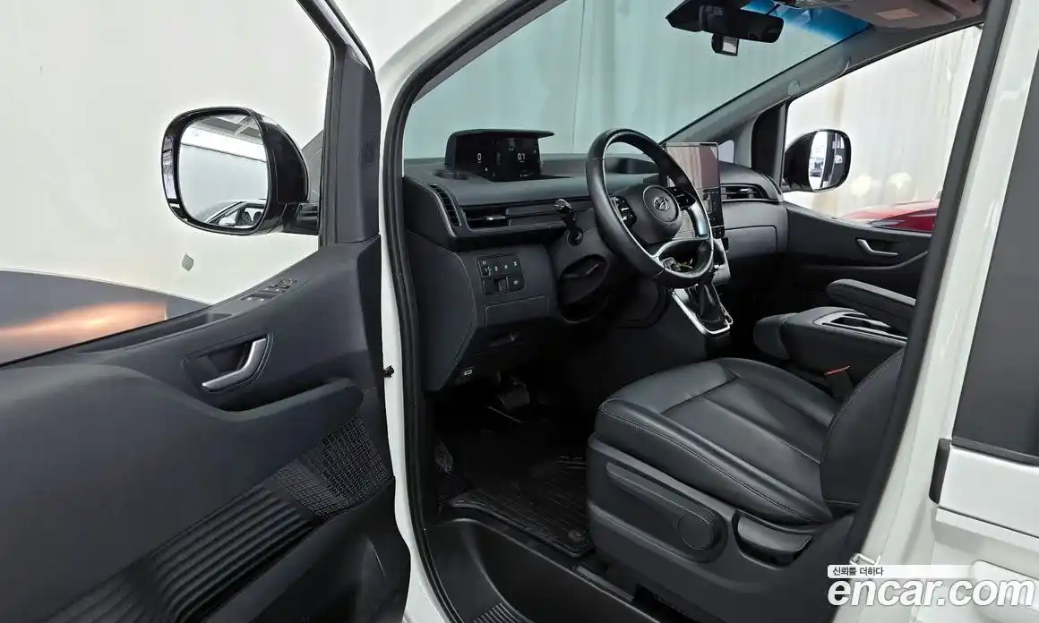 Hyundai Staria 2024 2.2 автомат (гидро), фото 13
