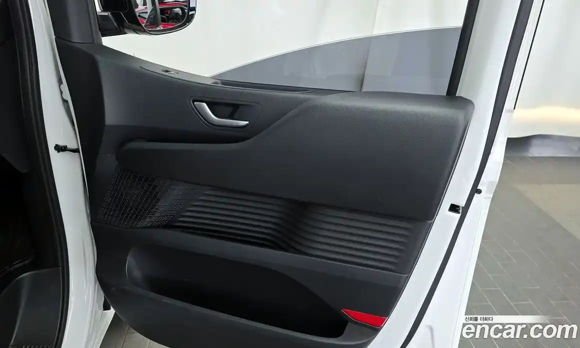 Hyundai Staria 2024 2.2 автомат (гидро), фото 15