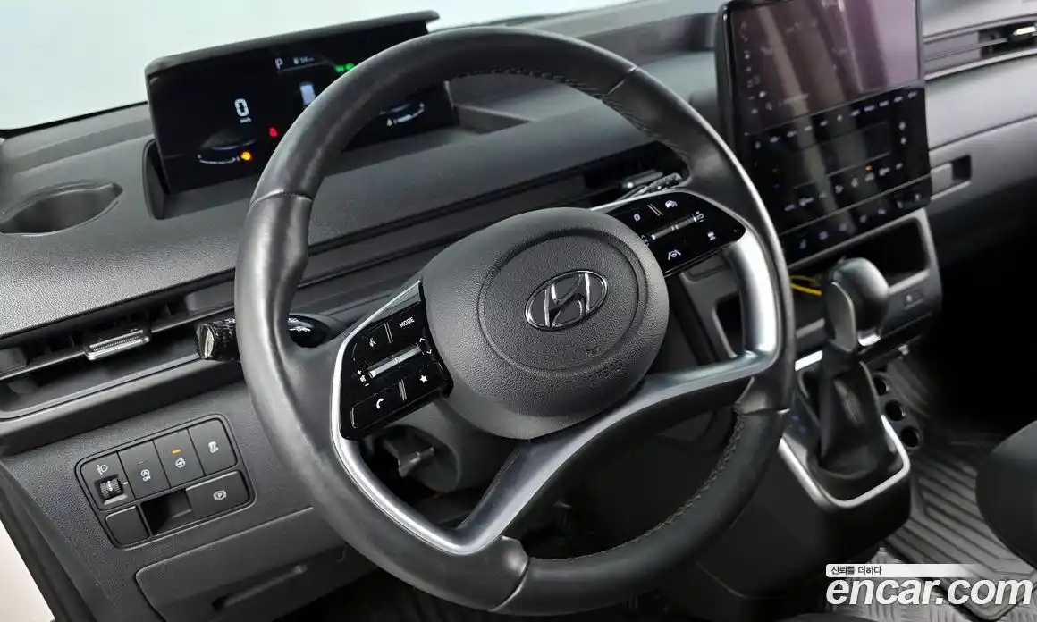 Hyundai Staria 2024 2.2 автомат (гидро), фото 18
