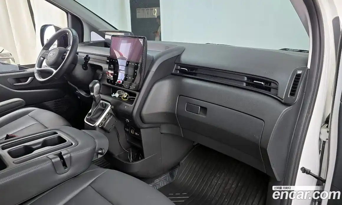 Hyundai Staria 2024 2.2 автомат (гидро), фото 10