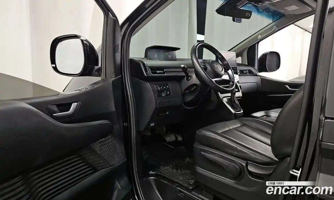 Hyundai Staria 2024 2.2 автомат (гидро), фото 13