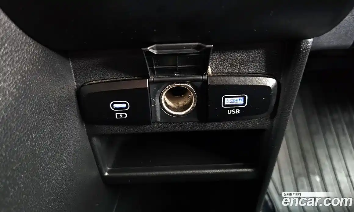 Hyundai Staria 2024 2.2 автомат (гидро), фото 16