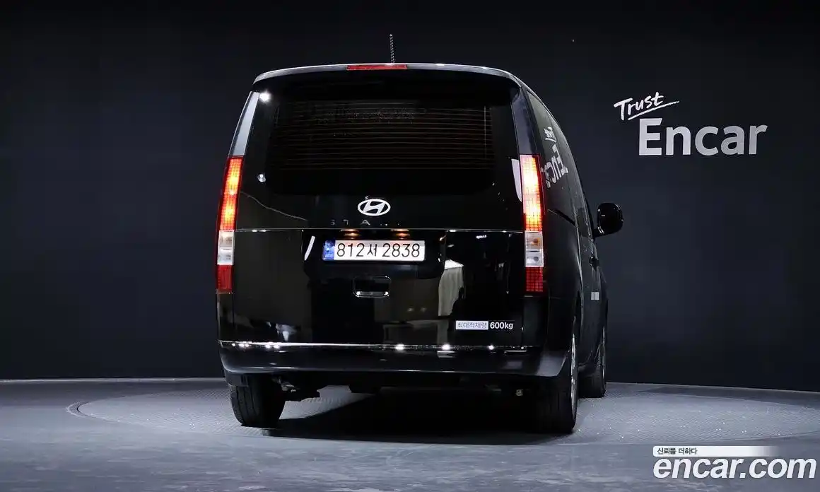 Hyundai Staria 2024 2.2 автомат (гидро), фото 4