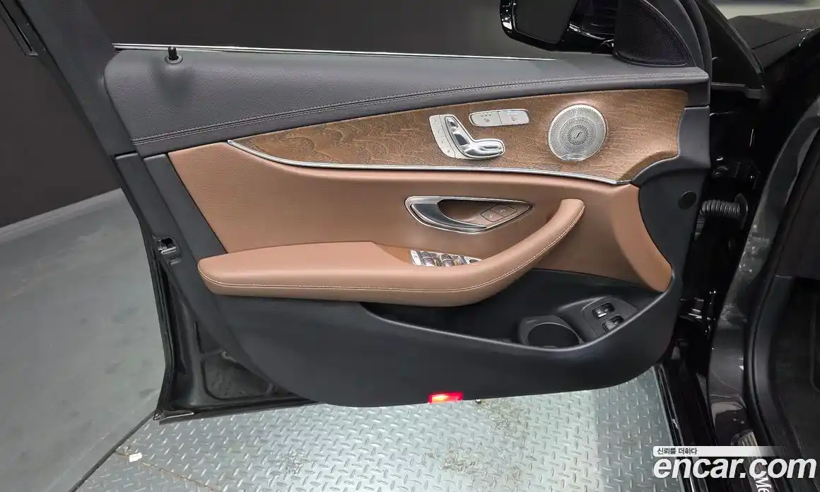 Mercedes-Benz E-Class 2021 2.0 гидро, фото 14