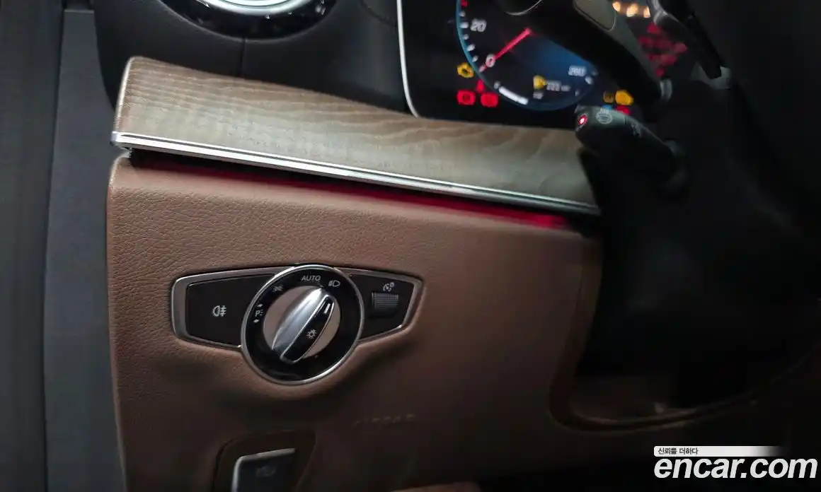 Mercedes-Benz E-Class 2021 2.0 гидро, фото 27