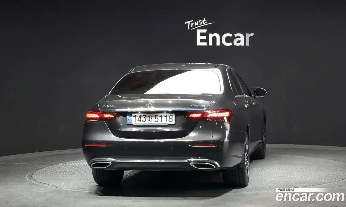 Mercedes-Benz E-Class 2021 2.0 гидро, фото 4