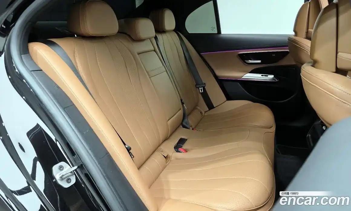 Mercedes-Benz E-Class 2024 2.0 гидро, фото 17