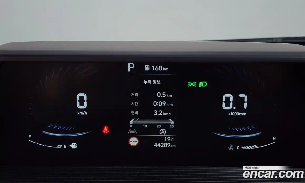 Hyundai Staria 2025 2.2 гидро, фото 11