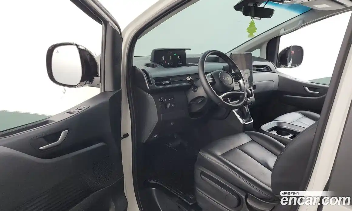 Hyundai Staria 2025 2.2 гидро, фото 13