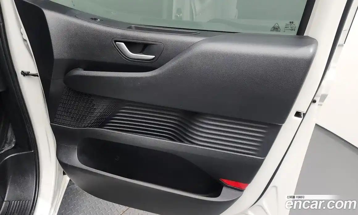Hyundai Staria 2025 2.2 гидро, фото 14