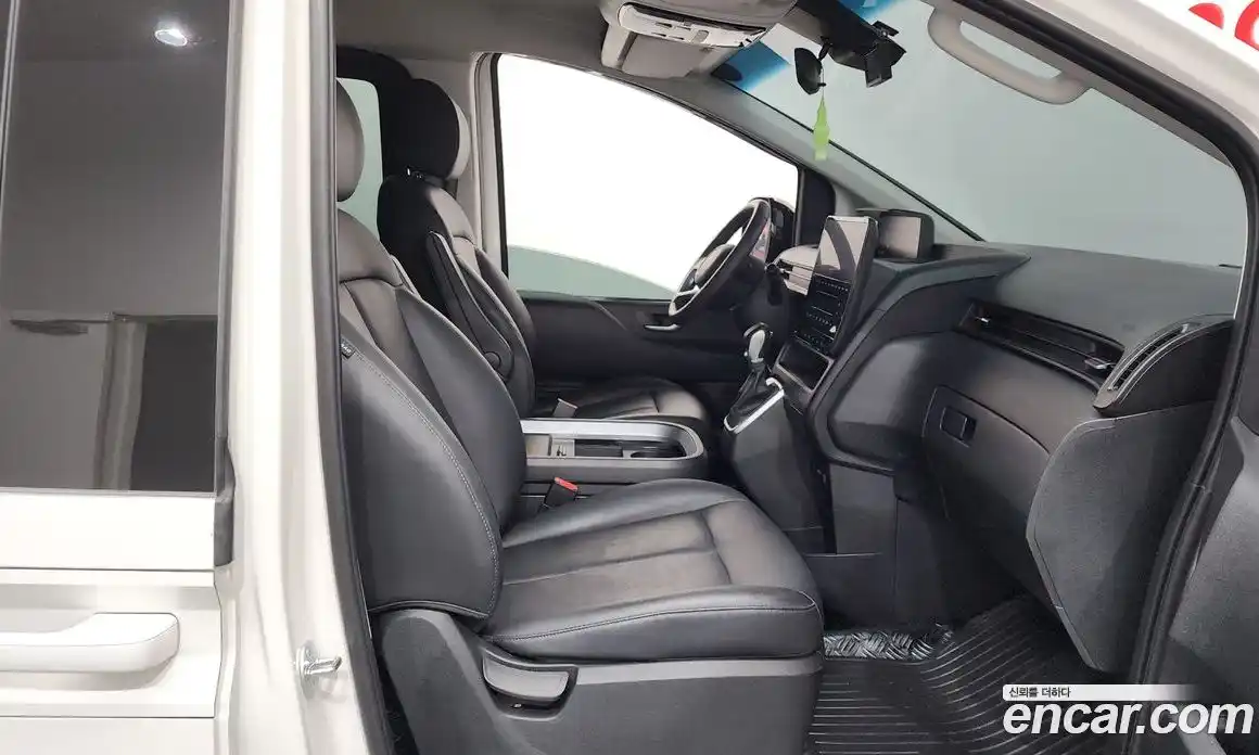 Hyundai Staria 2025 2.2 гидро, фото 17