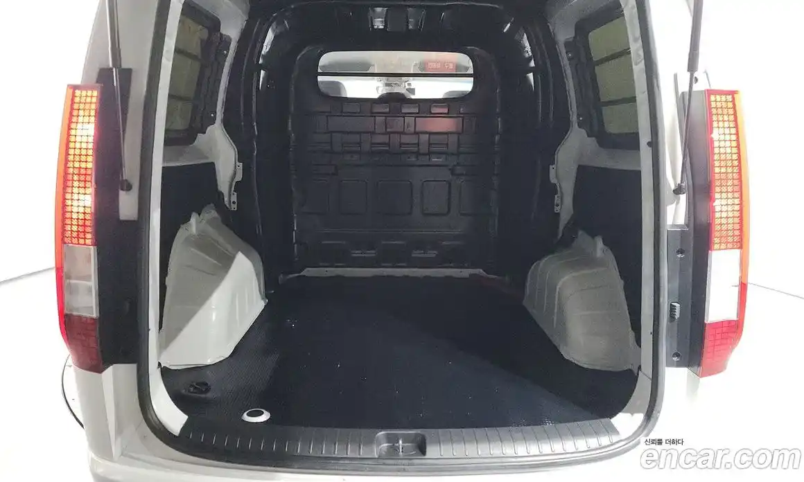 Hyundai Staria 2025 2.2 гидро, фото 26
