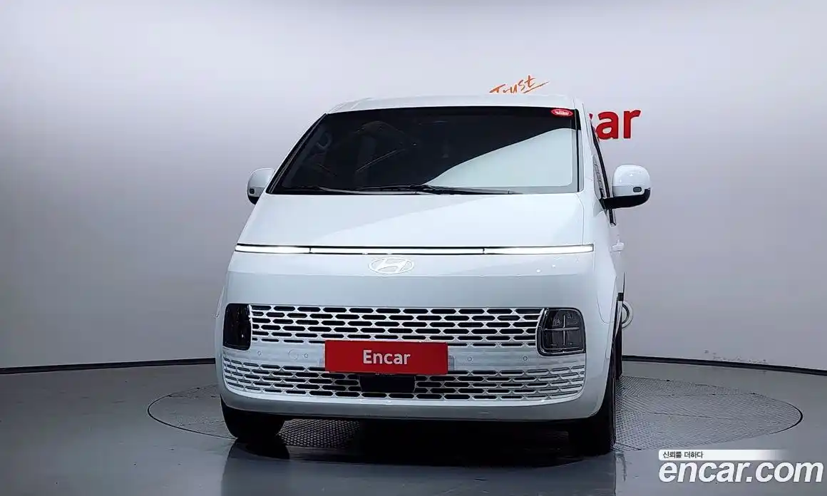 Hyundai Staria 2025 2.2 гидро, фото 3
