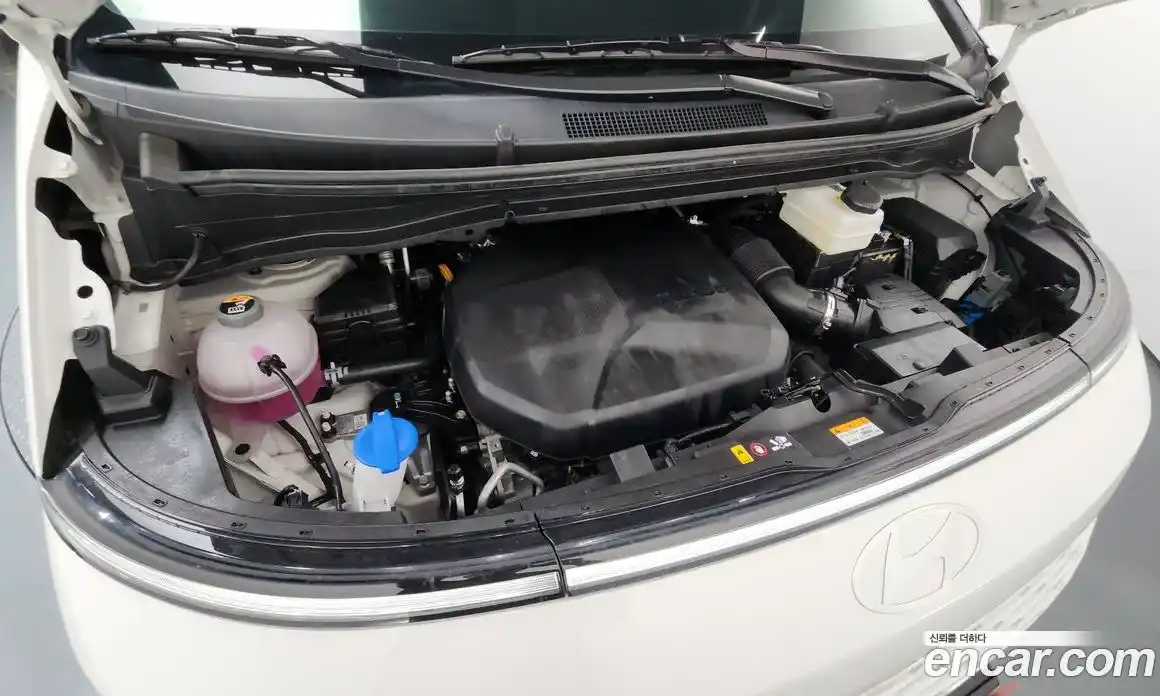Hyundai Staria 2025 2.2 гидро, фото 6