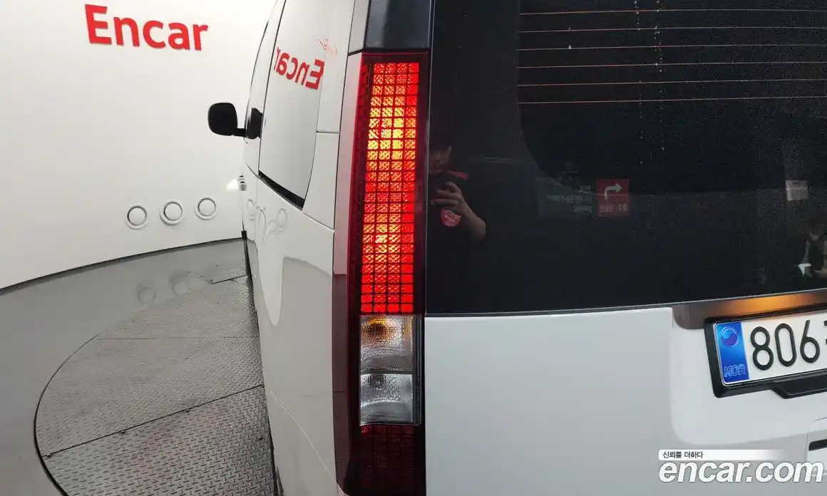 Hyundai Staria 2025 2.2 гидро, фото 9